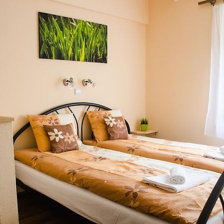 Green Corner Wellness Püspökladány Habitación foto